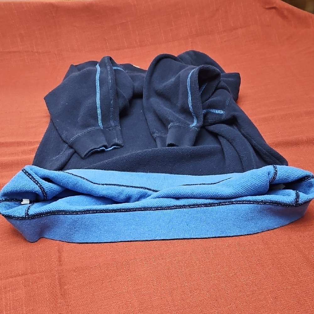 2/$25 Tommy Bahama Men's V-Neck Sweater in Black - Picture 7 of 8